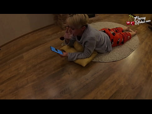 ❤️ בלונדינית מטורפת מוצצת זין ענק יונק ומקפיץ עליו - מין אנאלי ❤️ פורנו ב-iw.xxxifuck.ru ❌